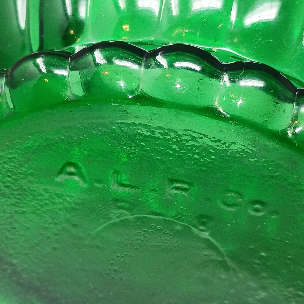 Anchor Hocking A.L.R. Co. R-18 Green Glass Vase